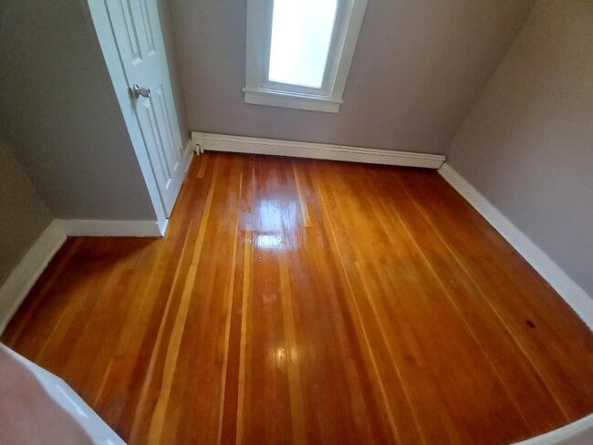 Building Photo - 11 Fairview Ave