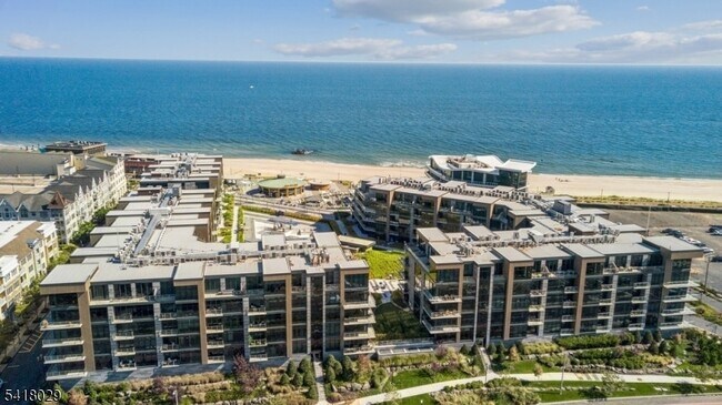 Building Photo - 30 Melrose Terrace