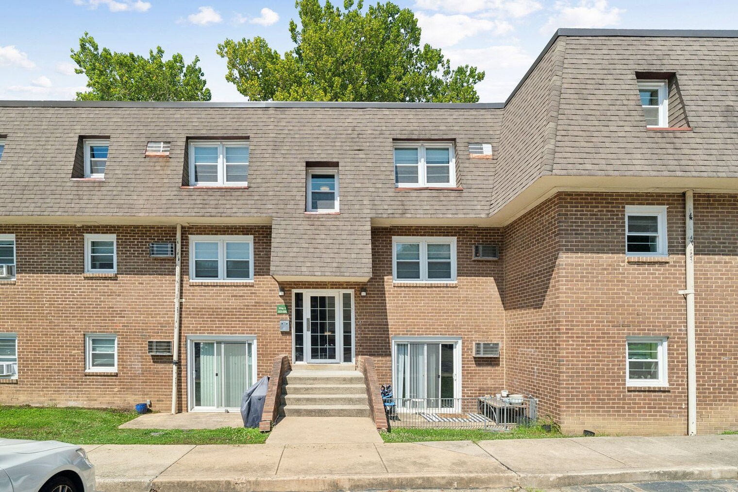 Building Photo - 518 Wharton Dr