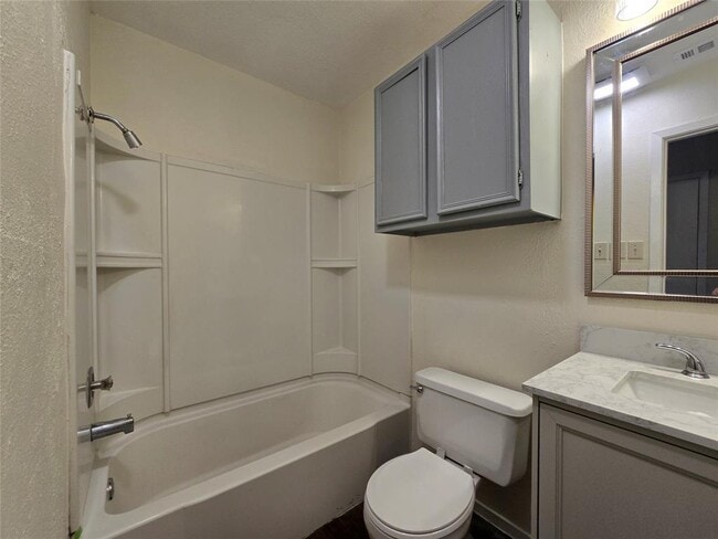 Building Photo - 1305 Dobie Dr