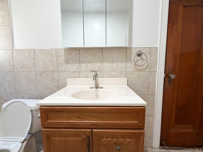 Building Photo - 2863 Coddington Ave