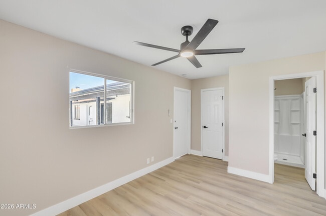 Building Photo - 1018 W Ivanhoe St