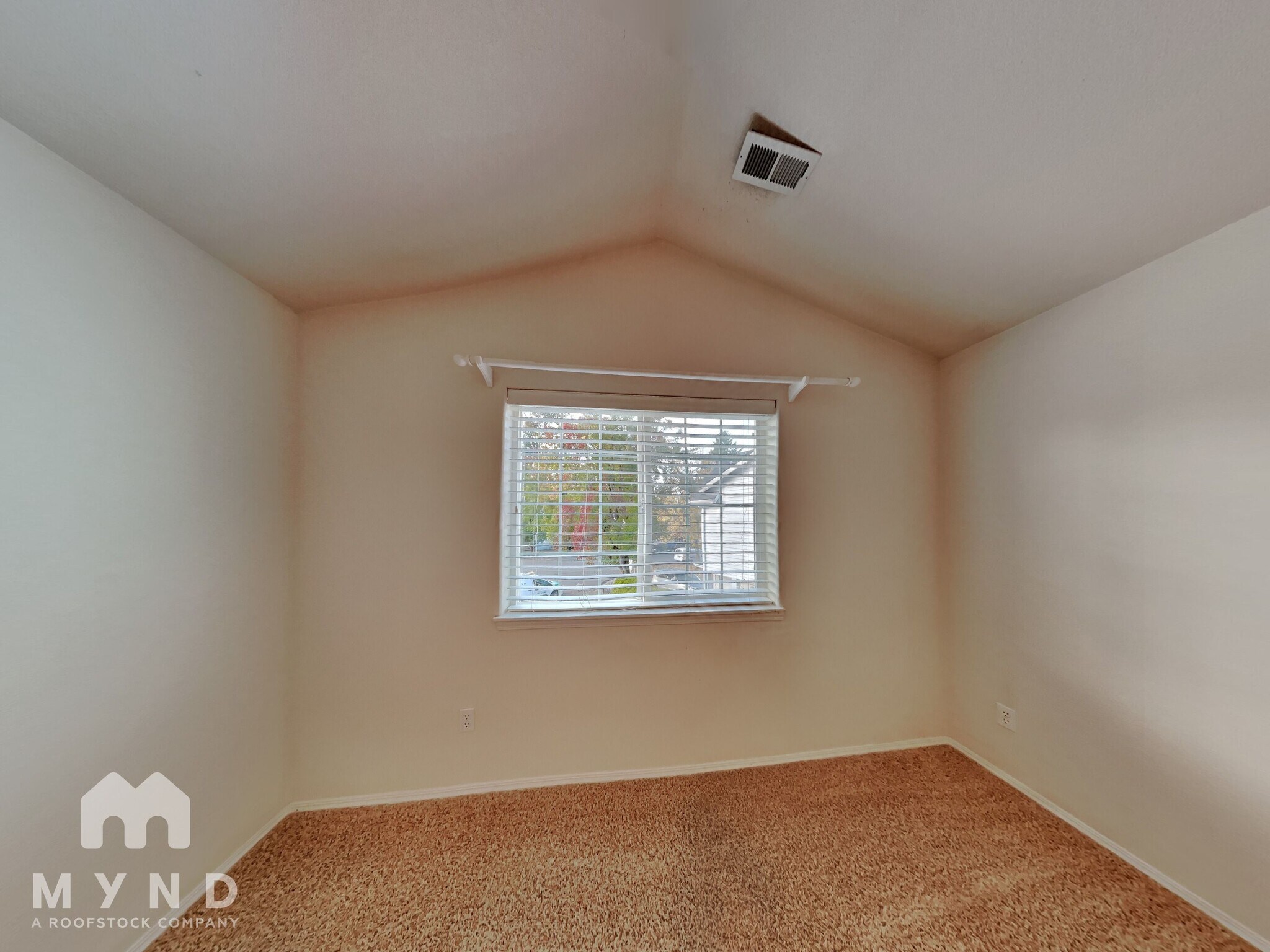 Building Photo - 20654 SW Sun Drop Pl