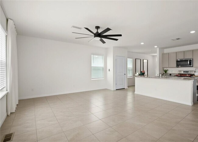 Building Photo - 17046 Oval Rum Dr