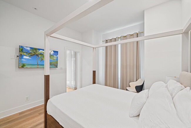 Building Photo - 20 St Francis Dr S