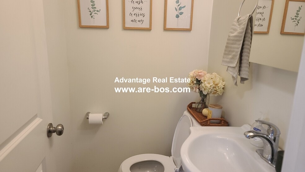 Building Photo - 120 Webster Ave