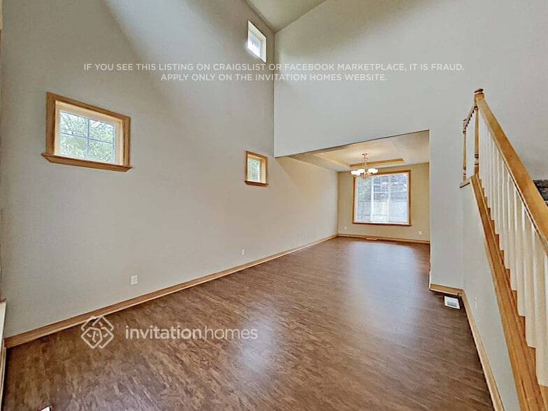 Building Photo - 6704 47th Pl NE