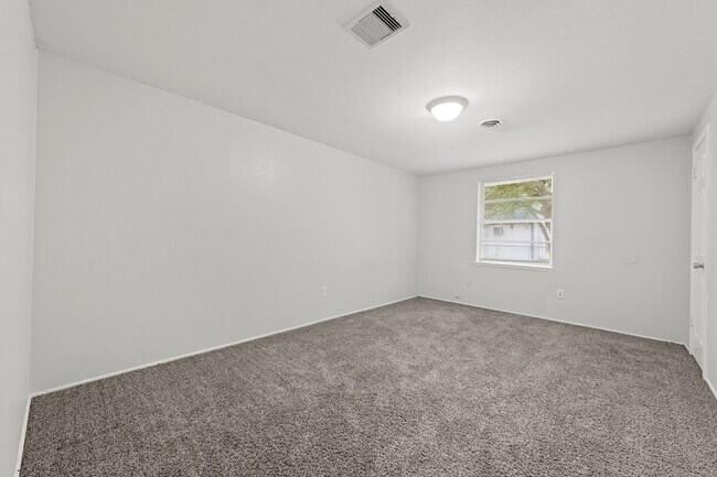 Building Photo - 408 Grantham Rd