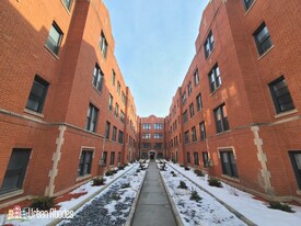 Building Photo - 3934 N Janssen Ave