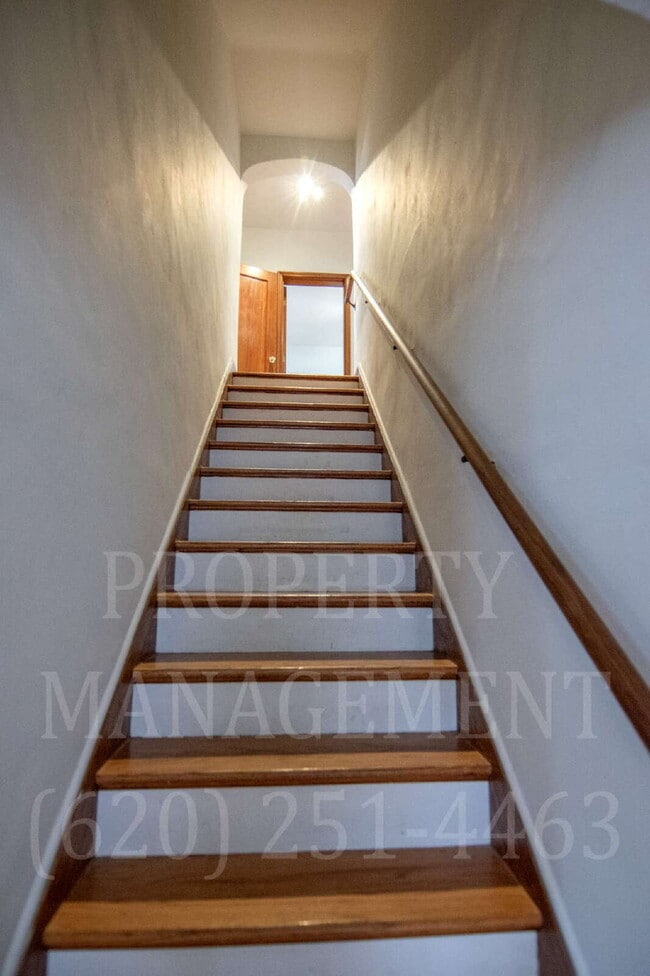 Building Photo - Spacious 4-Bedroom 2-Bathroom Home