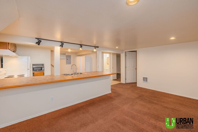 Building Photo - Cozy and charming 2-bedroom, 1-bathroom duplex in Cheney