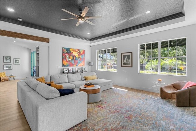 Building Photo - 2107 Branch Hill St