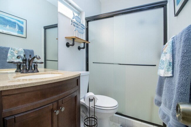 Building Photo - Fully Furnished - 2 bed 2 Bath villa - South Sarasota