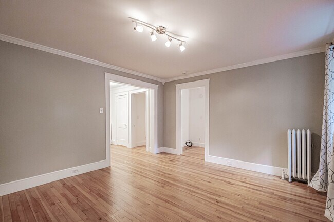 Building Photo - 197 Pine St