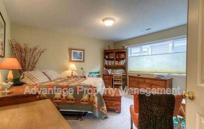 Building Photo - 6244 SW Arbor Grove Dr