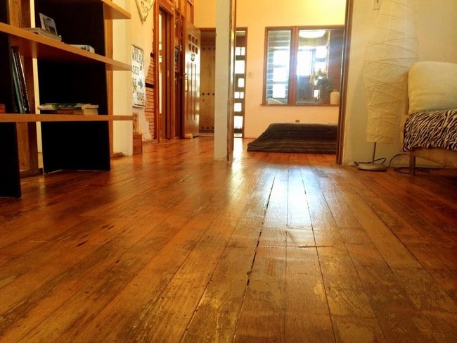 Living and dining area / view towards the front mud room and entry - 804 Venice Blvd
