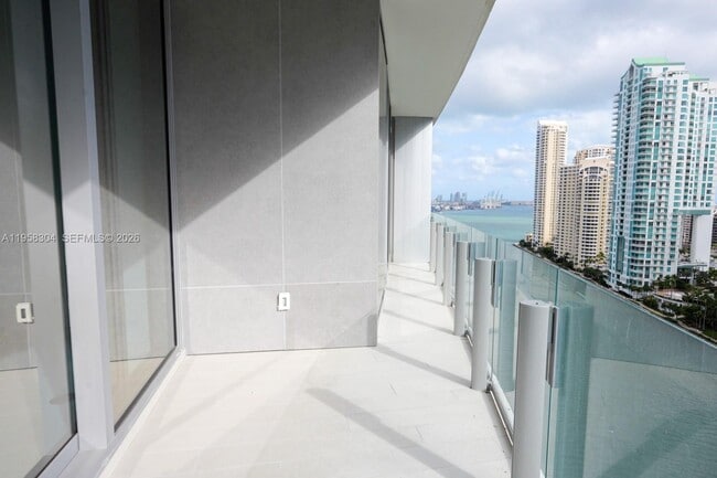 Building Photo - 300 Biscayne Blvd Way