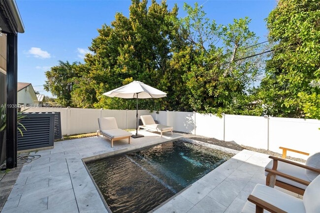 Building Photo - 821 SW 14th St