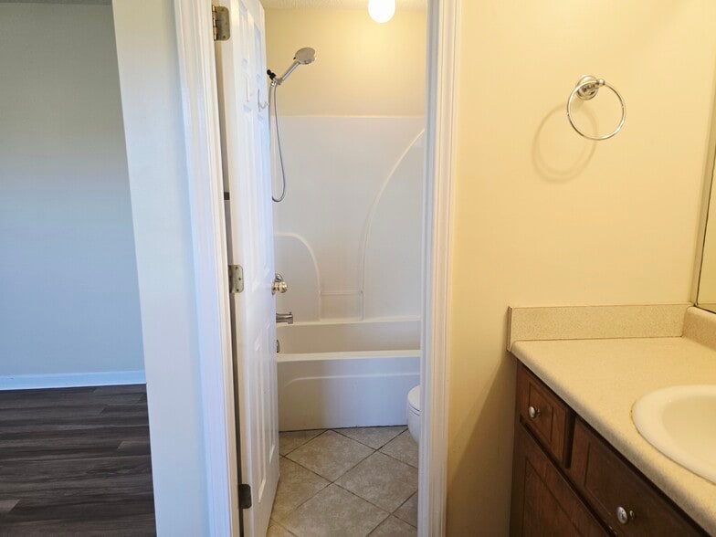 Building Photo - 111 Quarterhorse Dr