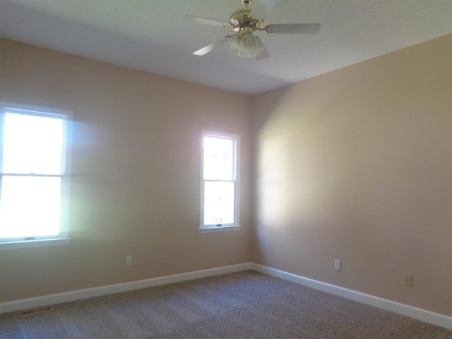 Building Photo - 6129 Powell Ridge Rd