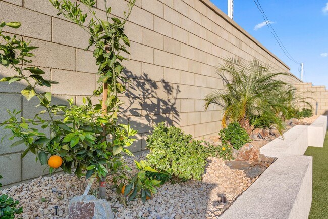 Building Photo - 73774 Mojave Desert Dr