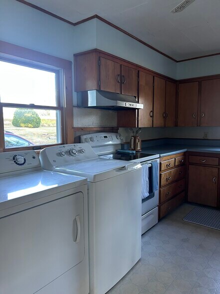 Building Photo - 893 Bucksport Rd