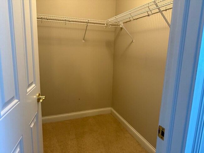 Building Photo - 1202 Griffin Lake Ave