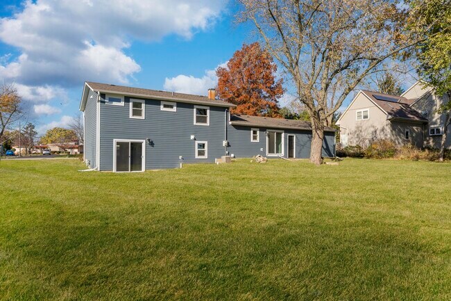 Building Photo - 2N359 Mildred Ave