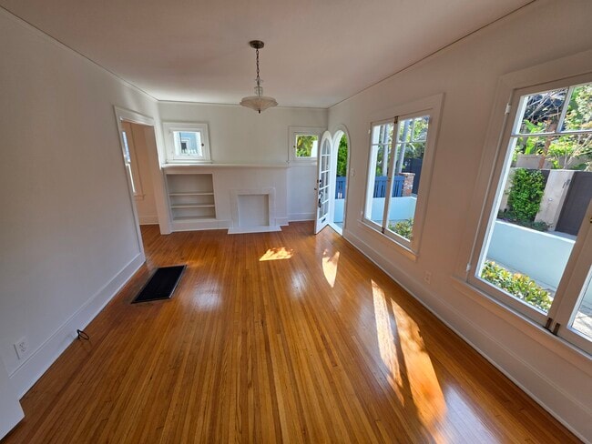 Building Photo - 126 Breeze Ave