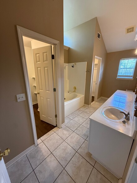 Building Photo - 4131 Tanya Cir