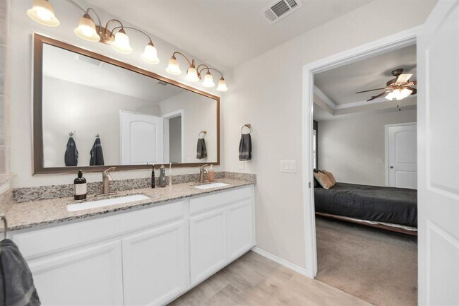 Building Photo - 8919 RoseWood Grove Ln