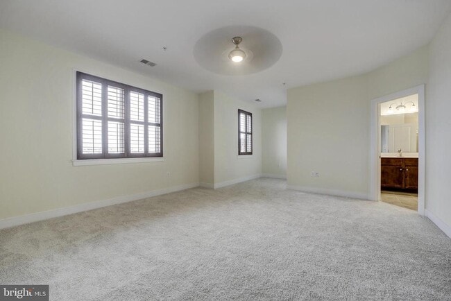 Building Photo - 620 McKenzie Ave