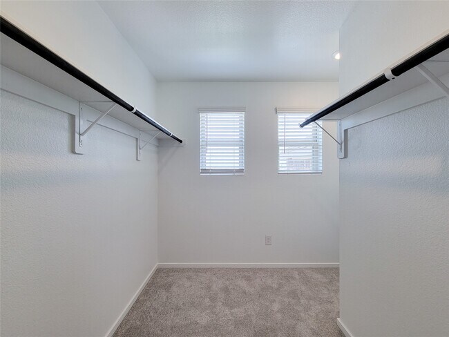 Building Photo - 3038 Pensacola Dr