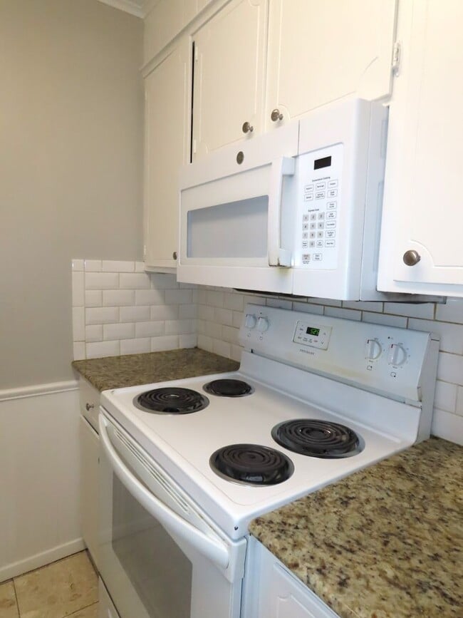 Building Photo - South Tyler! Beautiful 3 Bedroom, 2 Bathroom Duplex