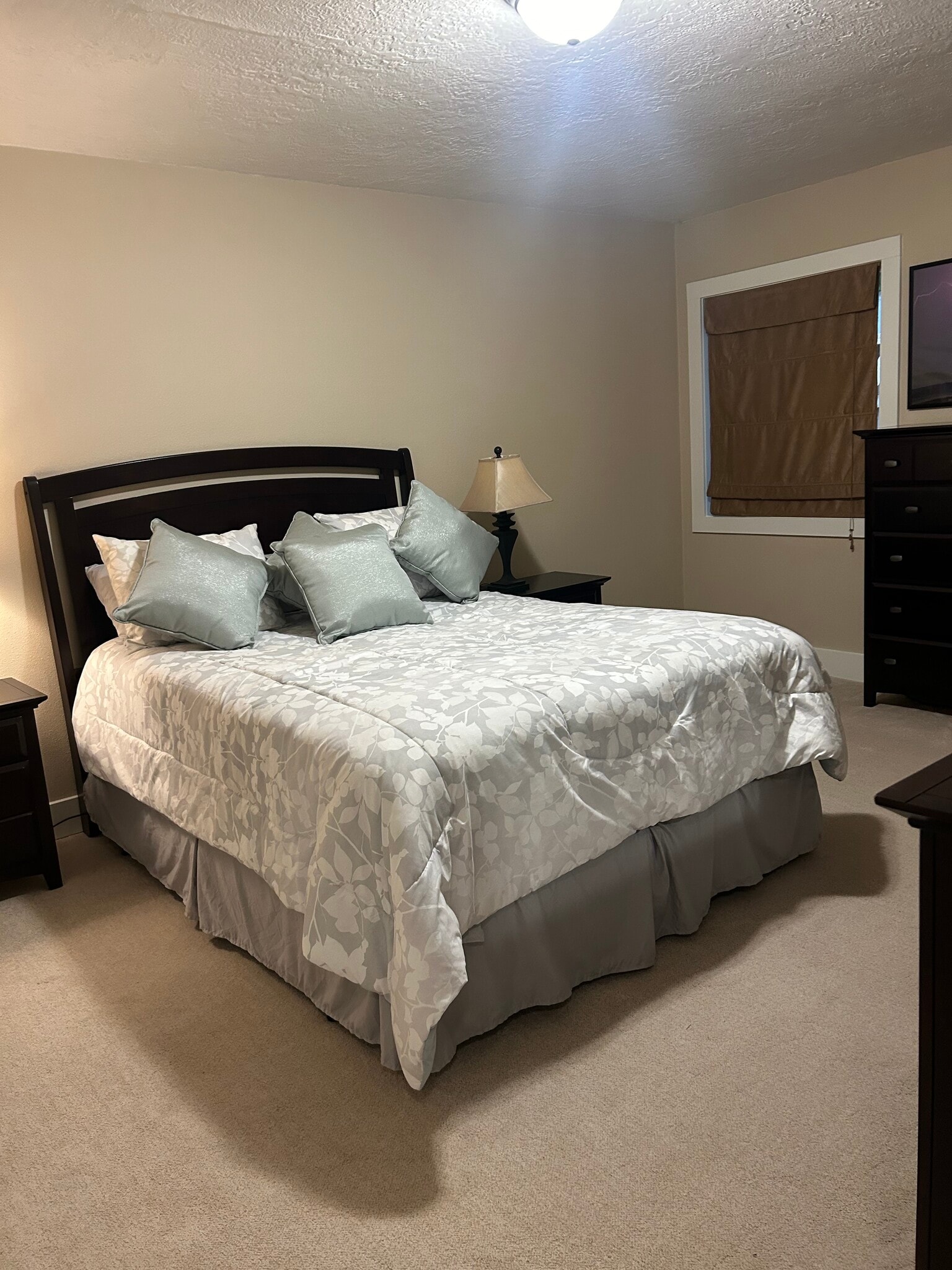 Building Photo - 6050 SW Taylors Ferry Rd