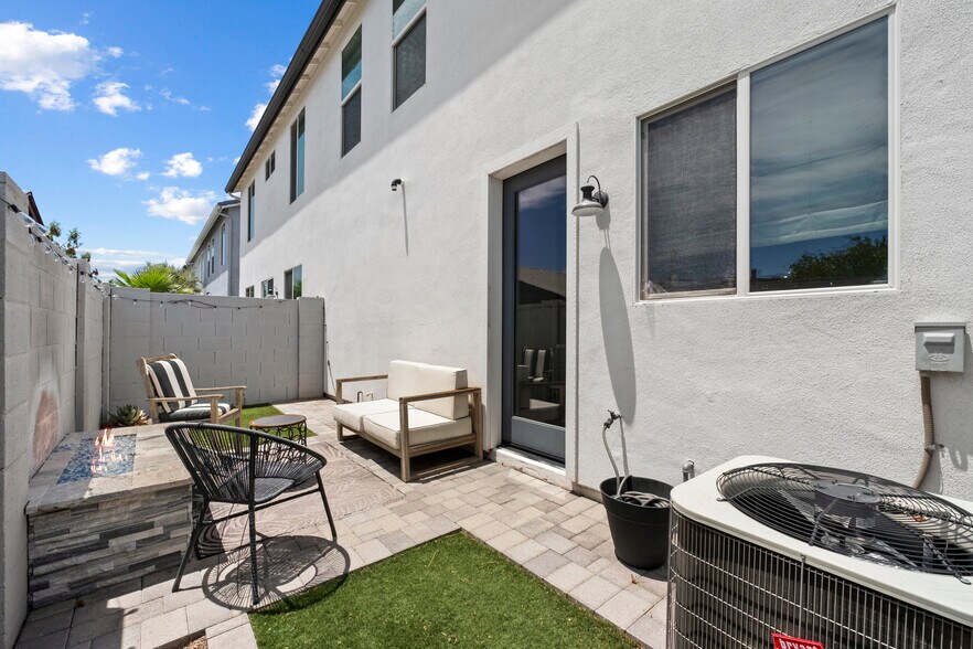 Building Photo - 3030 N 38th St