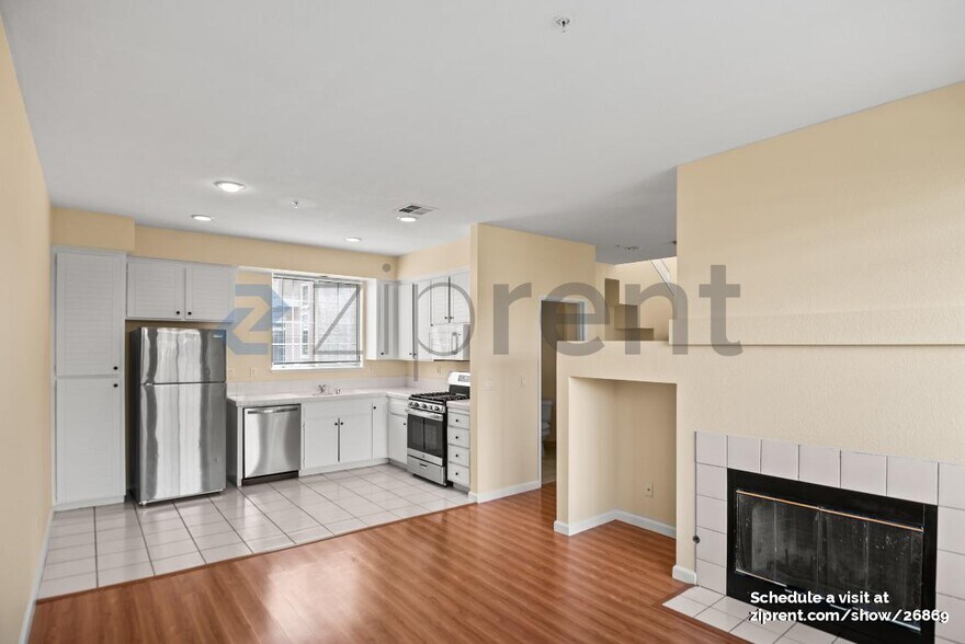 Building Photo - Unit