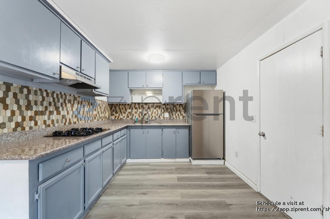 Building Photo - 1657 Knickerbocker Dr