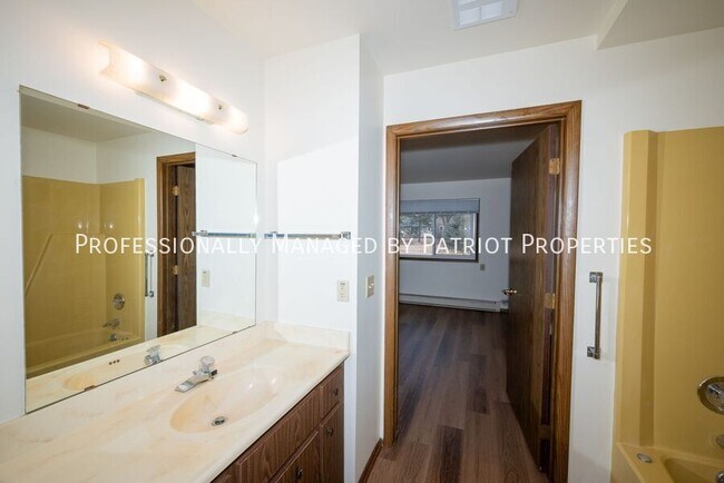 Building Photo - 724 Chase Blvd