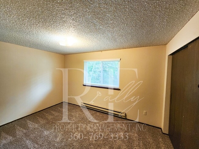 Building Photo - Spacious Living With Extra Comfort: Bonus Room & Expansive Yard