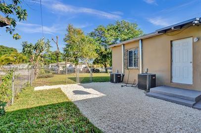 Building Photo - 10428 NW 5th Ave