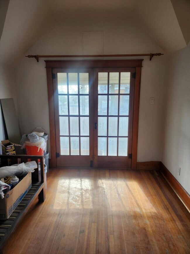 Building Photo - 820 Arno St SE