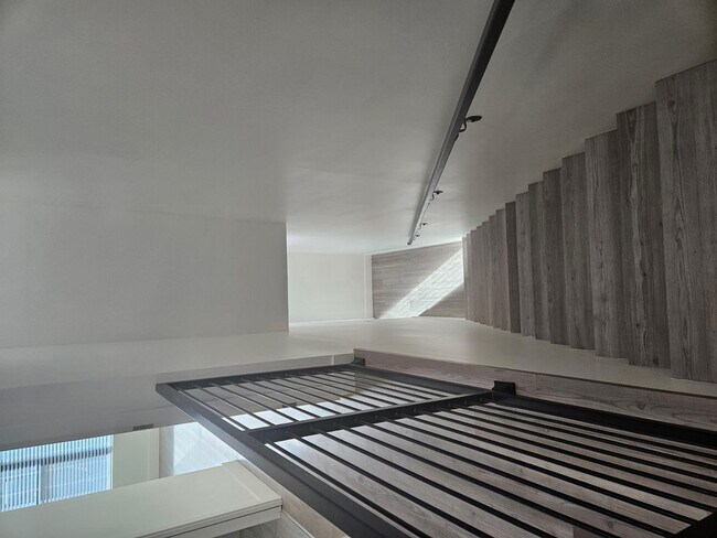 Building Photo - 283 S Roosevelt St