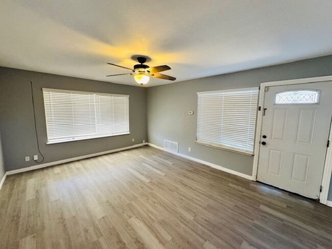 Building Photo - Westside Remodeled 3+2