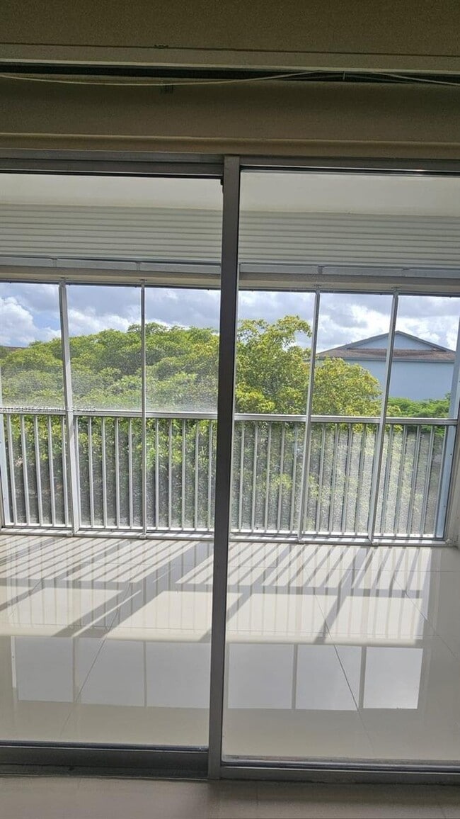 Building Photo - 1401 SW 128th Terrace