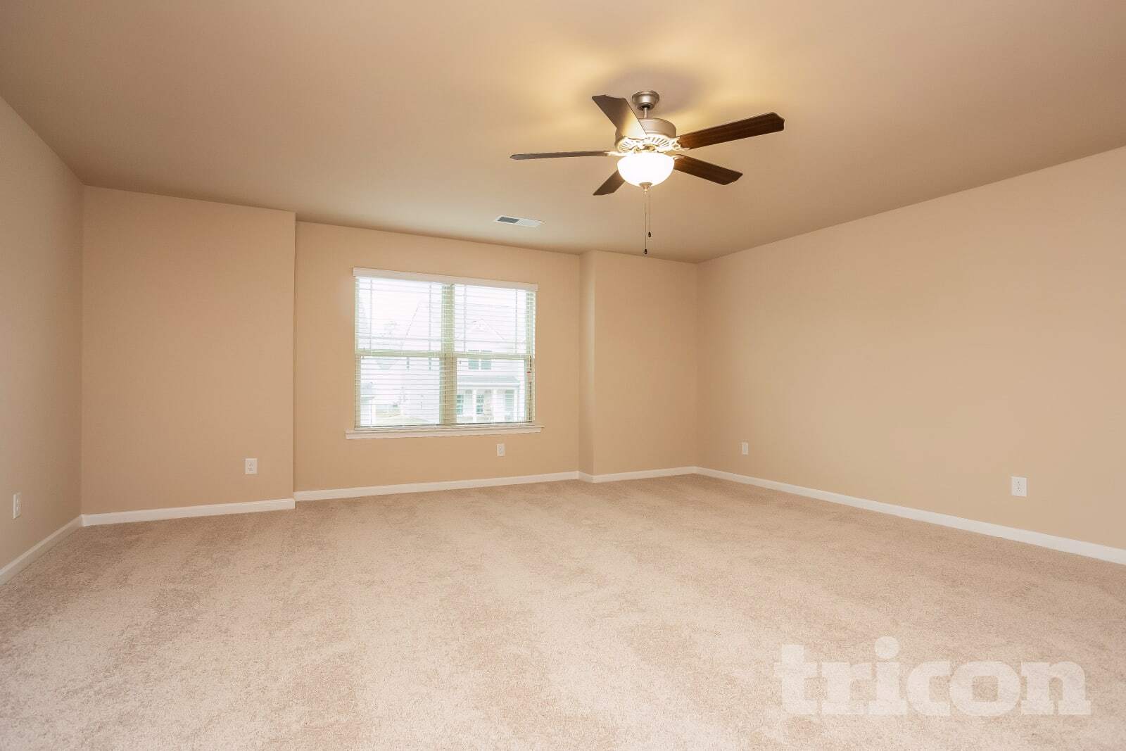 Building Photo - 216 Stillwood Dr
