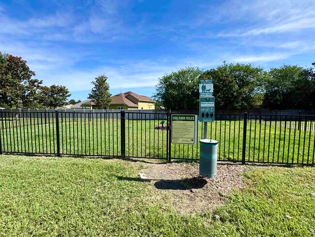 Building Photo - 374 Scrub Jay Dr