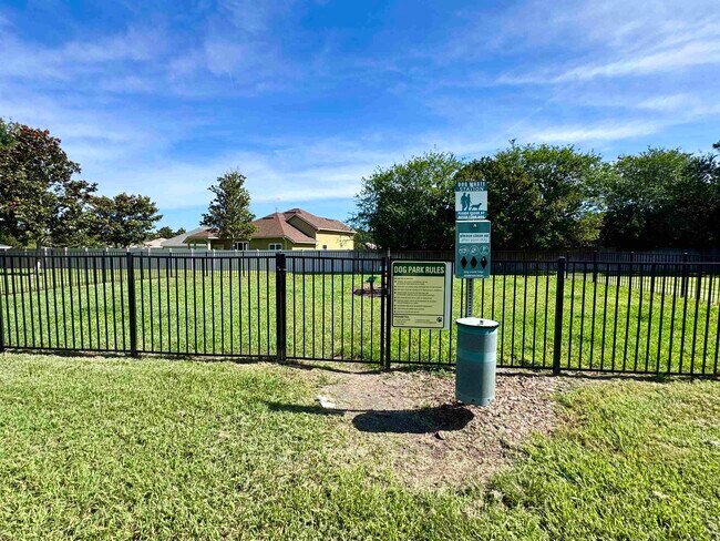 Building Photo - 374 Scrub Jay Dr
