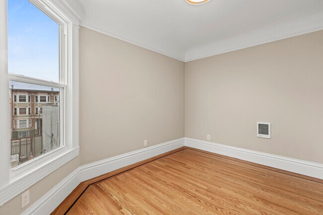 Building Photo - 81 Hoff St