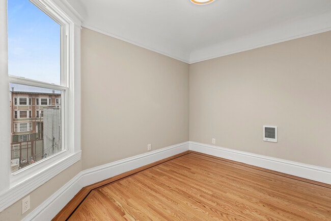 Building Photo - 81b Hoff St